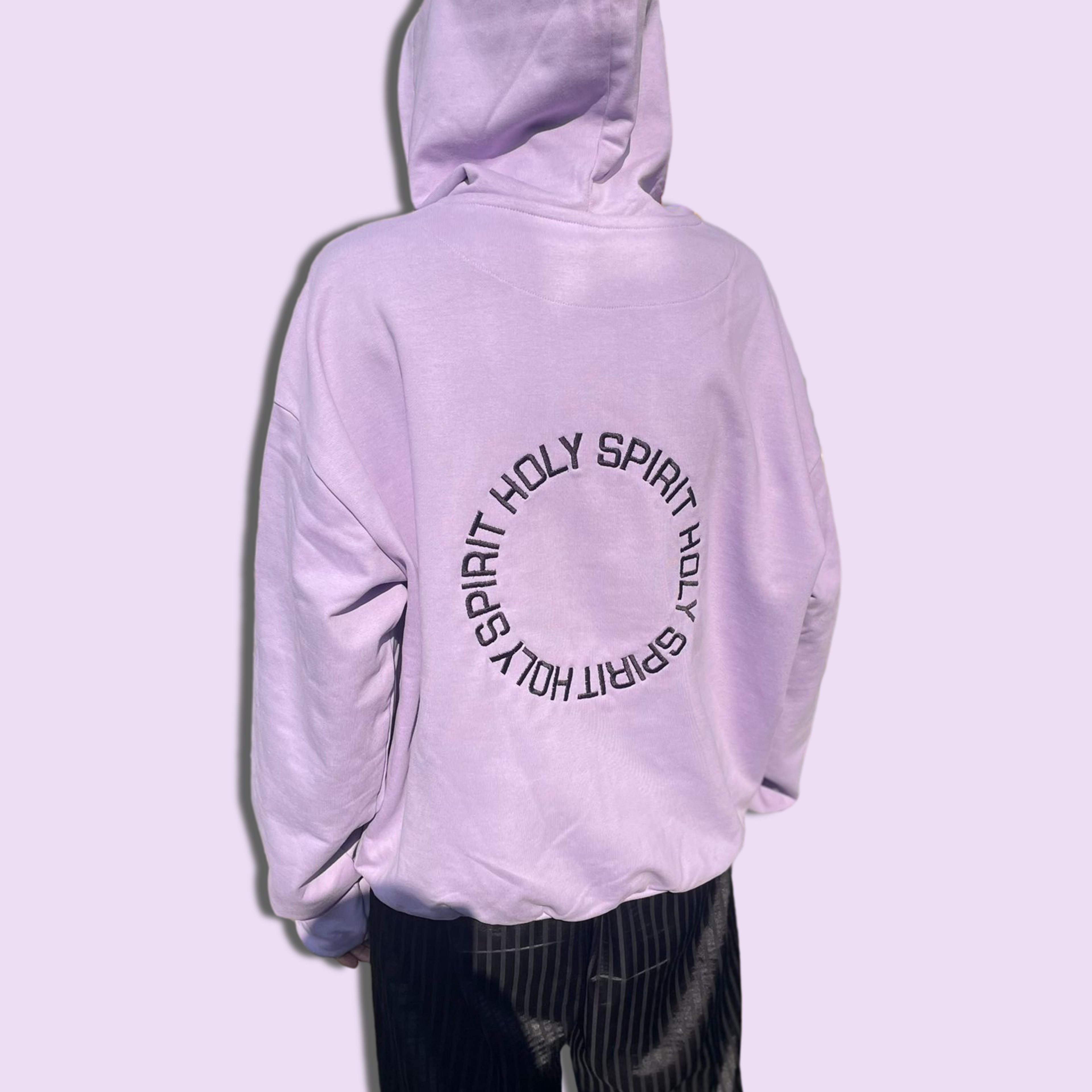 🌸 Holy Spirit – Geborduurd Design op Lavendelkleurige Stof unisex oversized